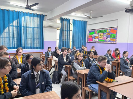 St. Mark's World School, Meera Bagh - Hungarians Visit : Click to Enlarge