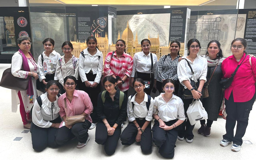 St. Mark's World School, Meera Bagh - Bonds Beyond Boundaries: Student Exchange Programme in Hungary : Click to Enlarge