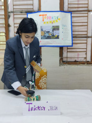 St. Mark's World School, Meera Bagh - Zonal Science Activities : Click to Enlarge