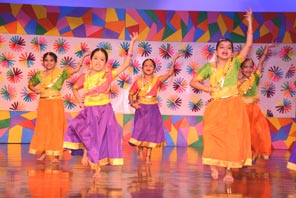 SMS Girls School - Inter Class Dance Event for Class III : Click to Enlarge
