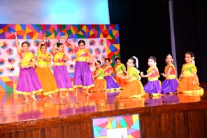 SMS Girls School - Inter Class Dance Event for Class III : Click to Enlarge