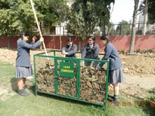 St. Mark's Girls School, Meera Bagh - Leaf Composting : Click to Enlarge