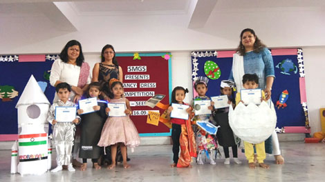 St. Mark's Girls School, Meera Bagh - Fancy Dress Competition of Seedling : Click to Enlarge