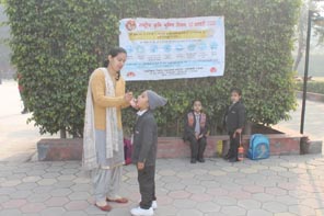 St. Mark's Girls School, Meera Bagh - Deworming Day : Click to Enlarge