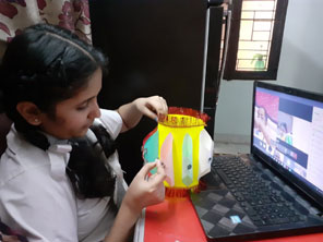 St. Mark's Girls School, Meera Bagh - Diwali Paper Lantern making Workshop : Click to Enlarge