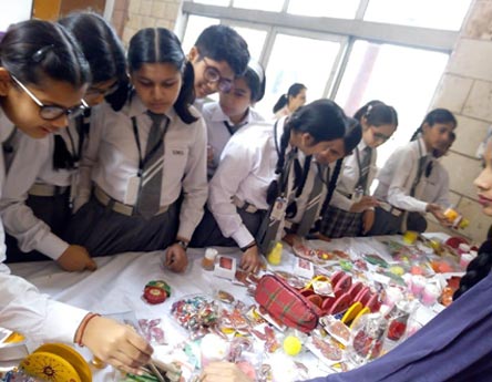 SMS Girls School, Meera Bagh - Diwali Stalls : Click to Enlarge