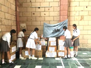 SMS Girls School, Meera Bagh - Drive to collect material of basic necessity to Kerala : Click to Enlarge