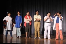SMS, Girls School - Hindi Plays by Class VI : Click to Enlarge