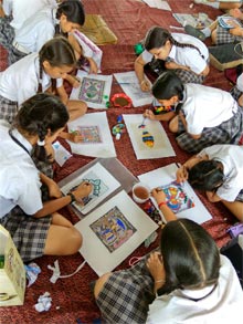 St. Mark's Girls School, Meera Bagh - Workshop on Madhubani Painting : Click to Enlarge