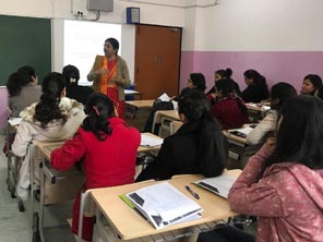 St. Mark's Girls School, Meera Bagh - Phonetics Workshop : Click to Enlarge