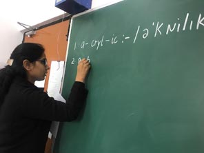 St. Mark's Girls School, Meera Bagh - Phonetics Workshop : Click to Enlarge