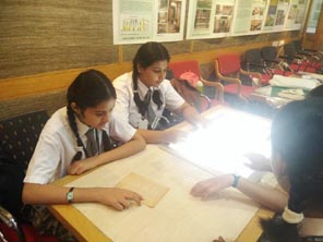 St. Mark's Girls School, Meera Bagh - Intach one-day hands-on Workshop : Click to Enlarge