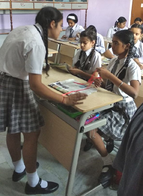 St. Mark's Girls School, Meera Bagh - Paper Bag Making Workshop : Click to Enlarge