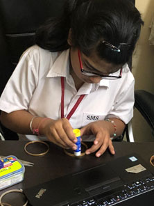 St. Mark's Girls School, Meera Bagh - A two-day Workshop on Jewellery Making Workshop for the students of Class VII : Click to Enlarge