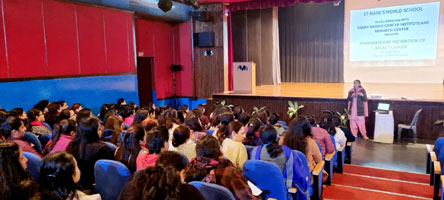 St. Mark's World School, Meera Bagh - Workshop on Breast Cancer : Click to Enlarge