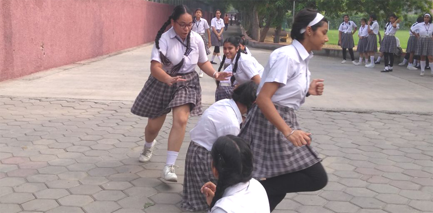 SMS, Girls School - Kho Kho by Class IX : Click to Enlarge