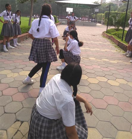 SMS, Girls School - Kho Kho by Class IX : Click to Enlarge