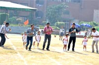 SMS Girls School - Sports Day 2011 - Father-Daughter Race : Click to Enlarge