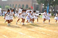 SMS Girls School - Sports Day 2011 - Balloon Race : Click to Enlarge